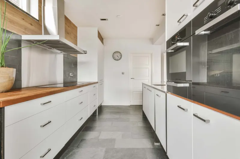 Modular corner kitchen with natural light